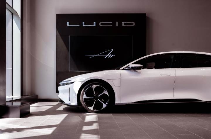 “لوسِد” توسع حضورها في الشرق الأوسط وتستعرض سيارة Lucid Air الحائزة على جوائز في دولة الإمارات