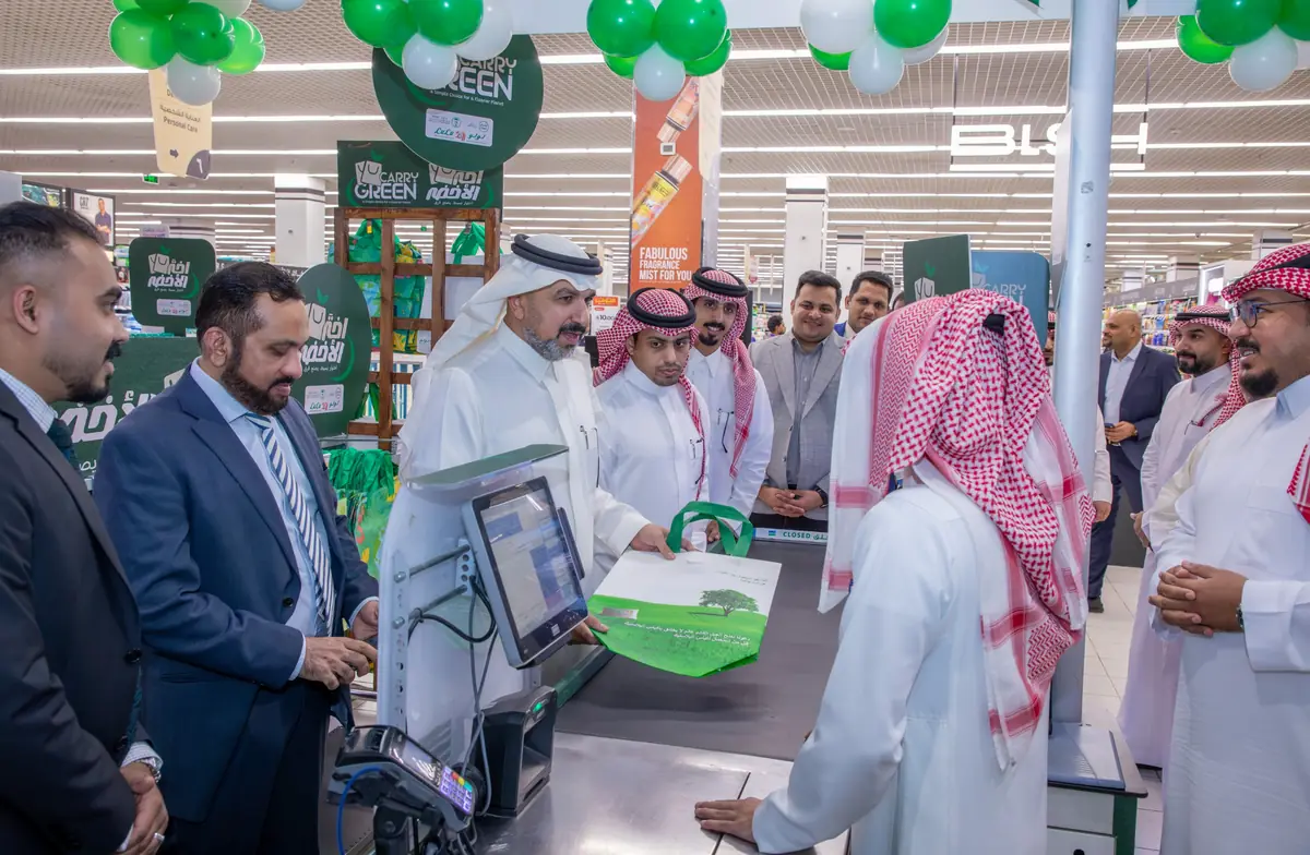 LuLu Hypermarket Saudi Arabia and MWAN launch Green Checkout Counter Initiative promoting environmental sustainability and reducing plastic bag usage