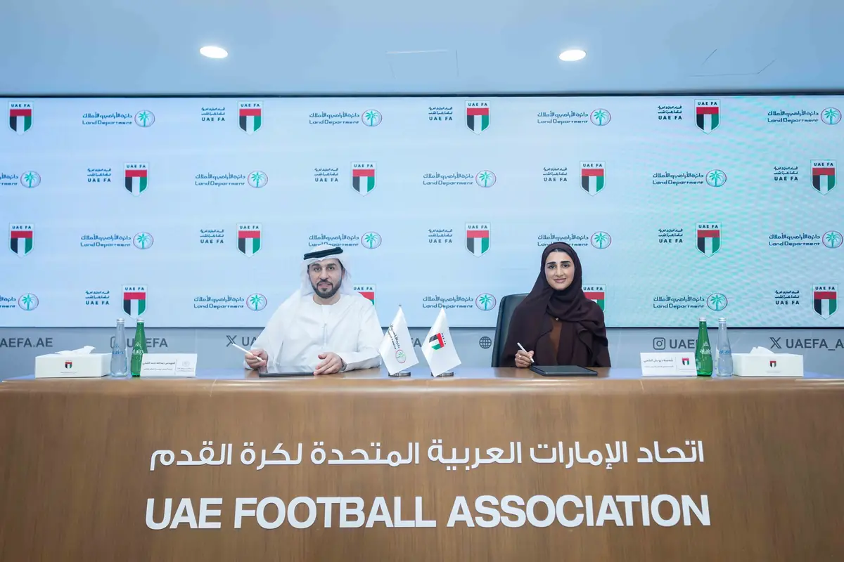 دائرة الأراضي والأملاك في دبي واتحاد الإمارات لكرة القدم يوقعان مذكرة تعاون لتعزيز جودة الحياة في القطاع العقاري